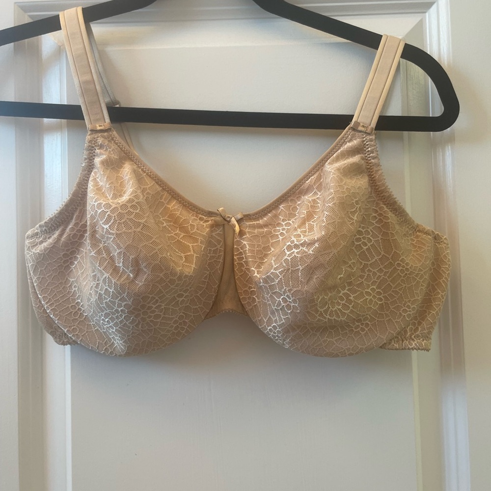 Wacoal bra 38D. Style 85567. Underwire underwire black bra.